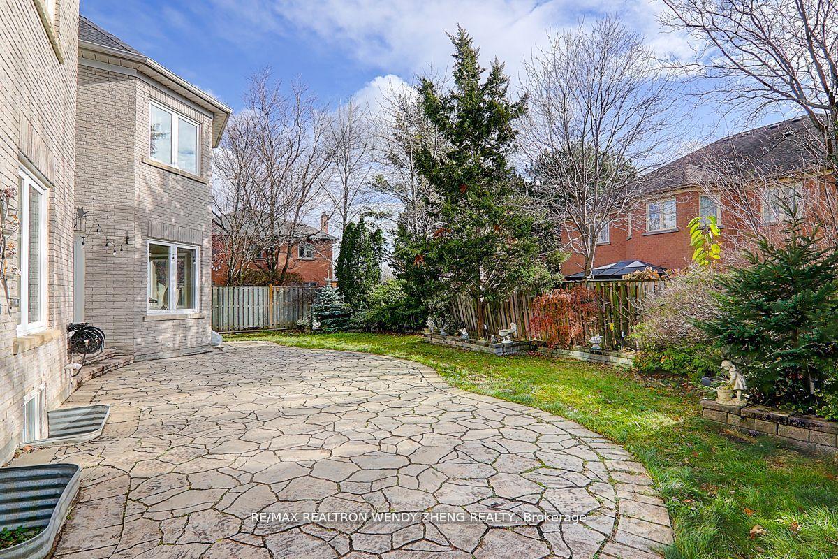 Photo 39 of 62 Black Walnut Crescent, Richmond Hill, Langstaff — HOMEH