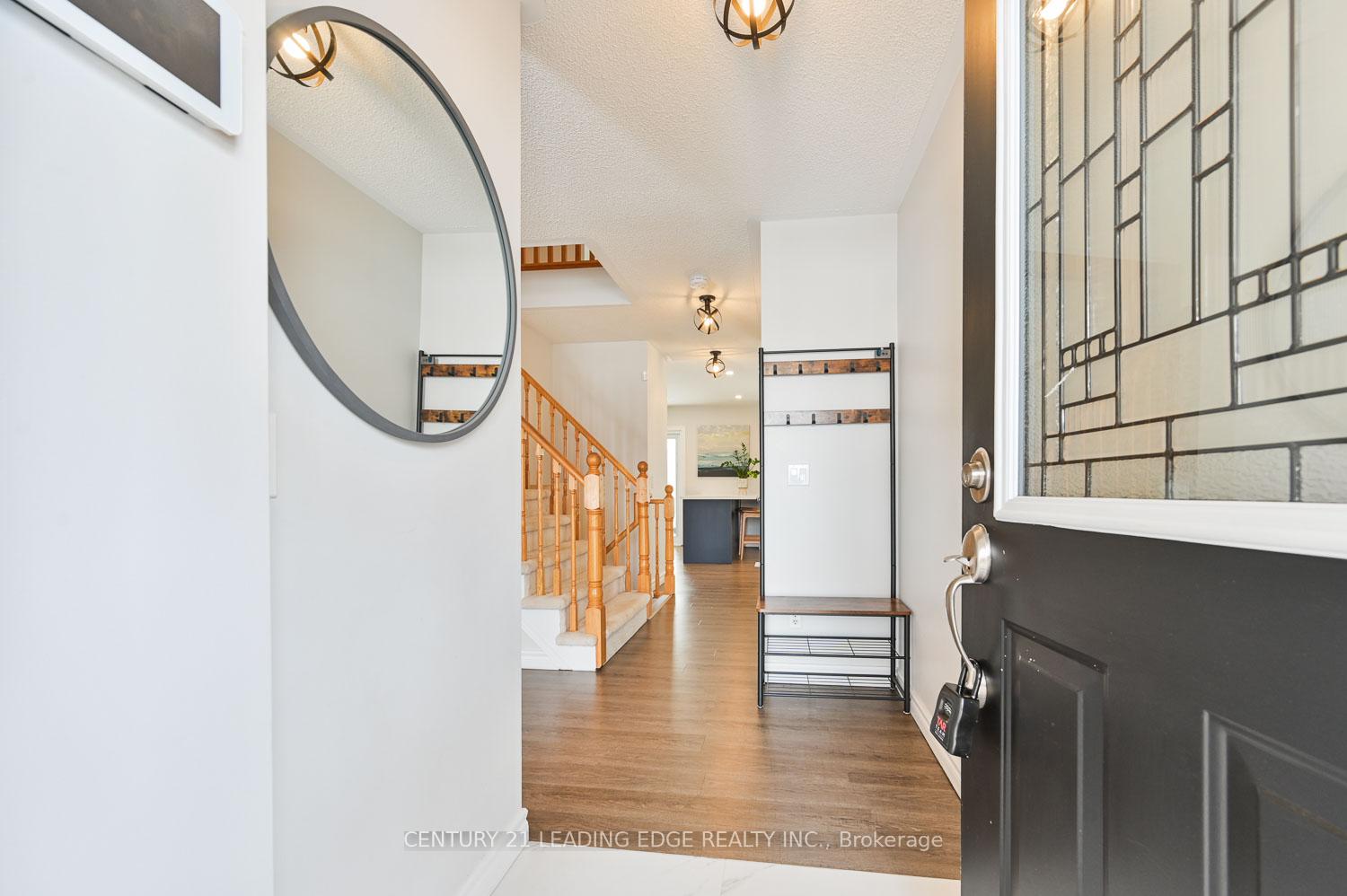 Photo 5 of 1616 Arcadia Square, Pickering, Amberlea — HOMEH