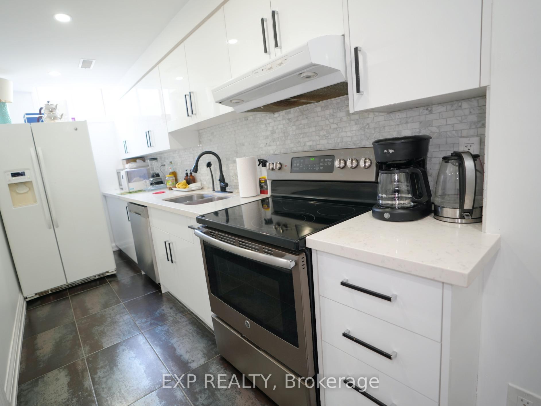 Photo 23 of 16 Coranto Way, Vaughan, Vellore Village — HOMEH