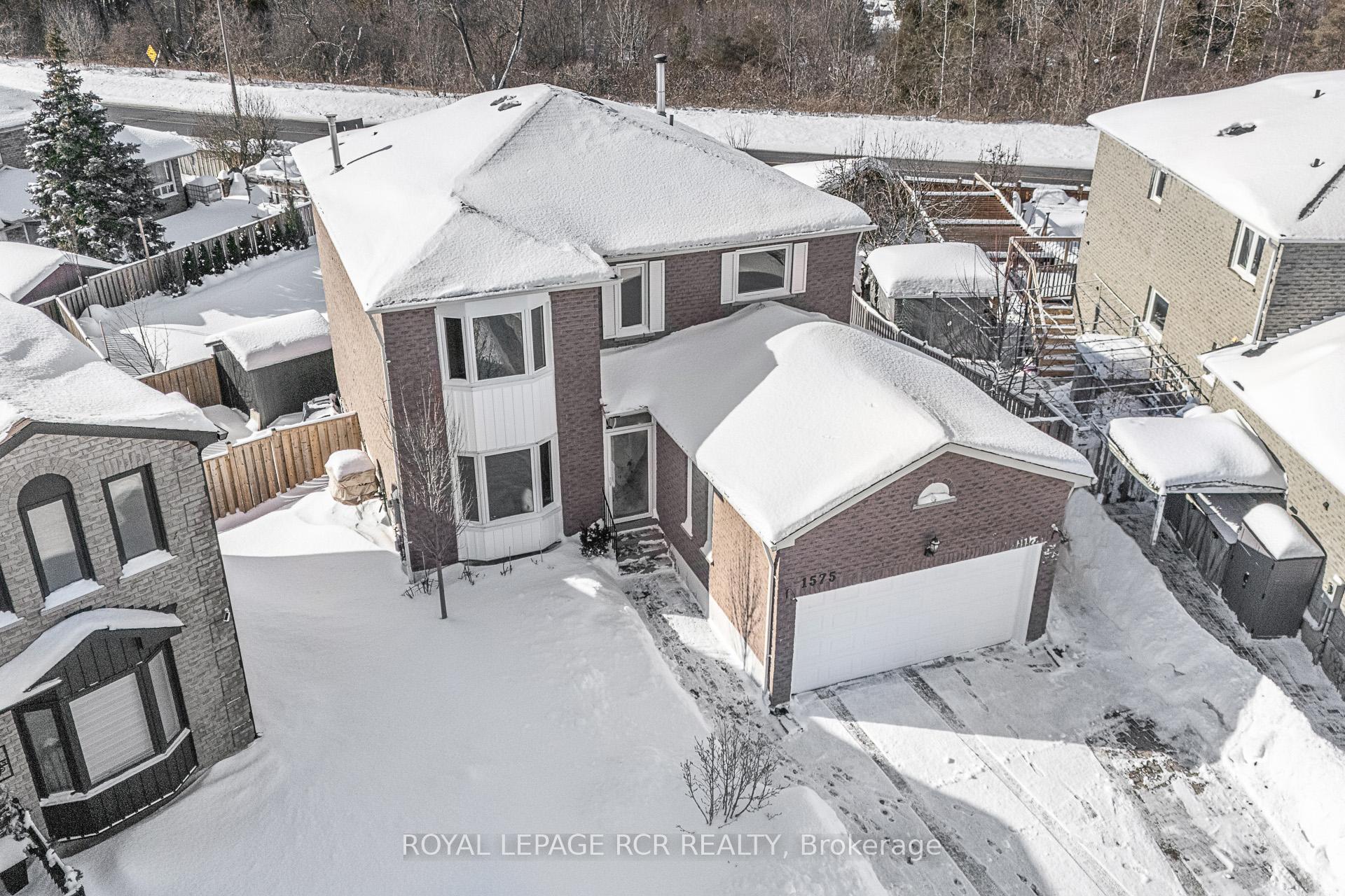 Photo 5 of 1575 Somergrove Crescent, Pickering, Brock Ridge — HOMEH
