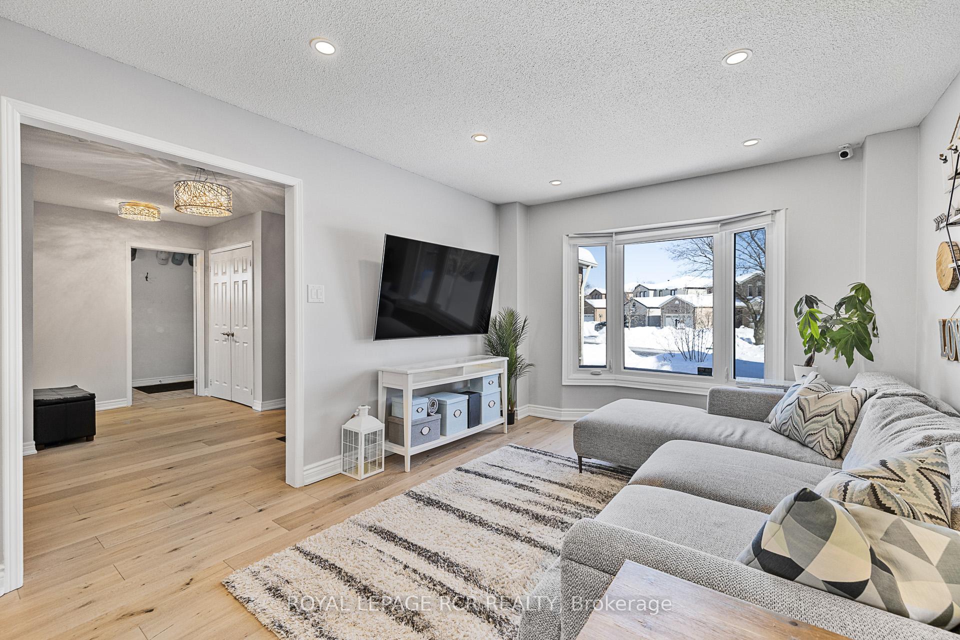 Photo 8 of 1575 Somergrove Crescent, Pickering, Brock Ridge — HOMEH