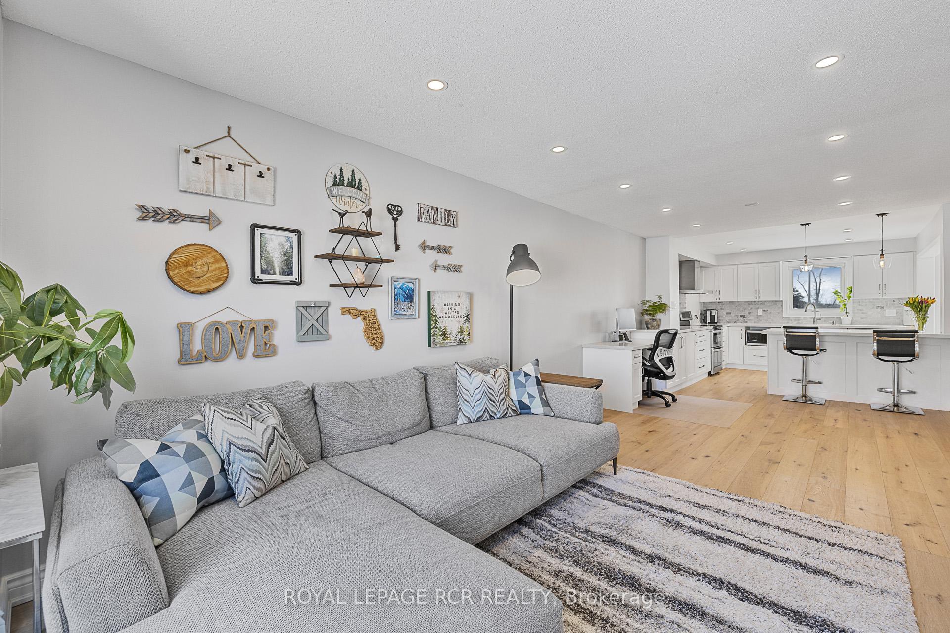 Photo 9 of 1575 Somergrove Crescent, Pickering, Brock Ridge — HOMEH