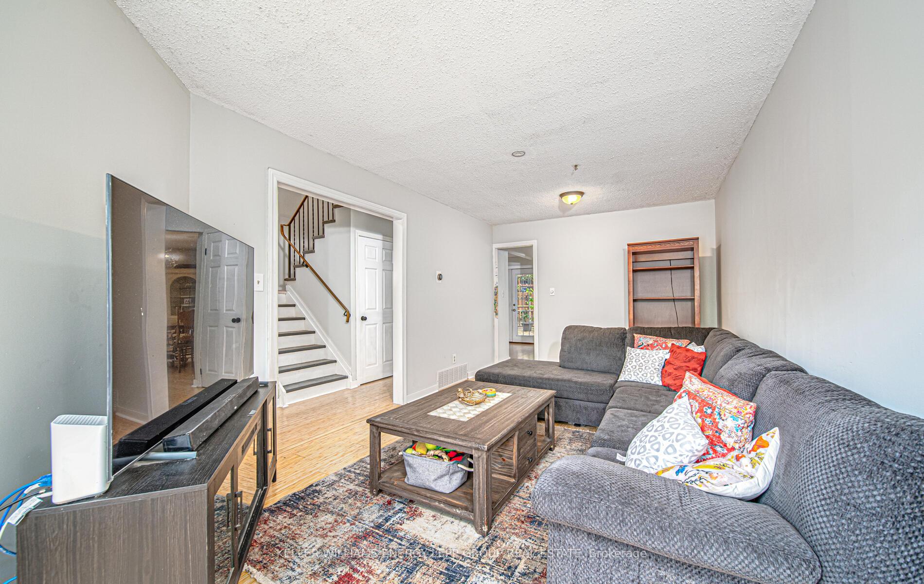 Photo 7 of 6 Goldring Drive, Whitby, Lynde Creek — HOMEH
