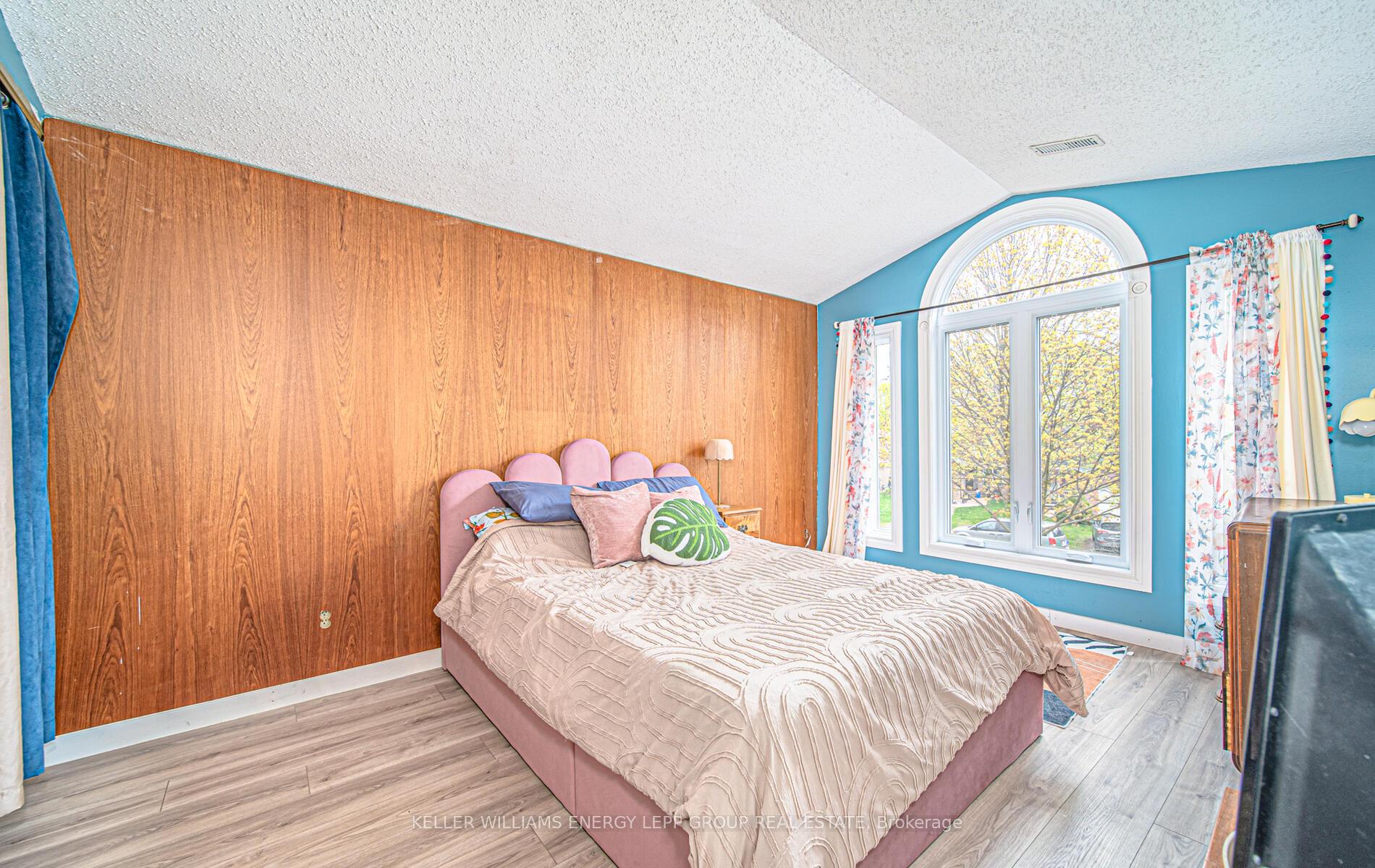Photo 18 of 6 Goldring Drive, Whitby, Lynde Creek — HOMEH