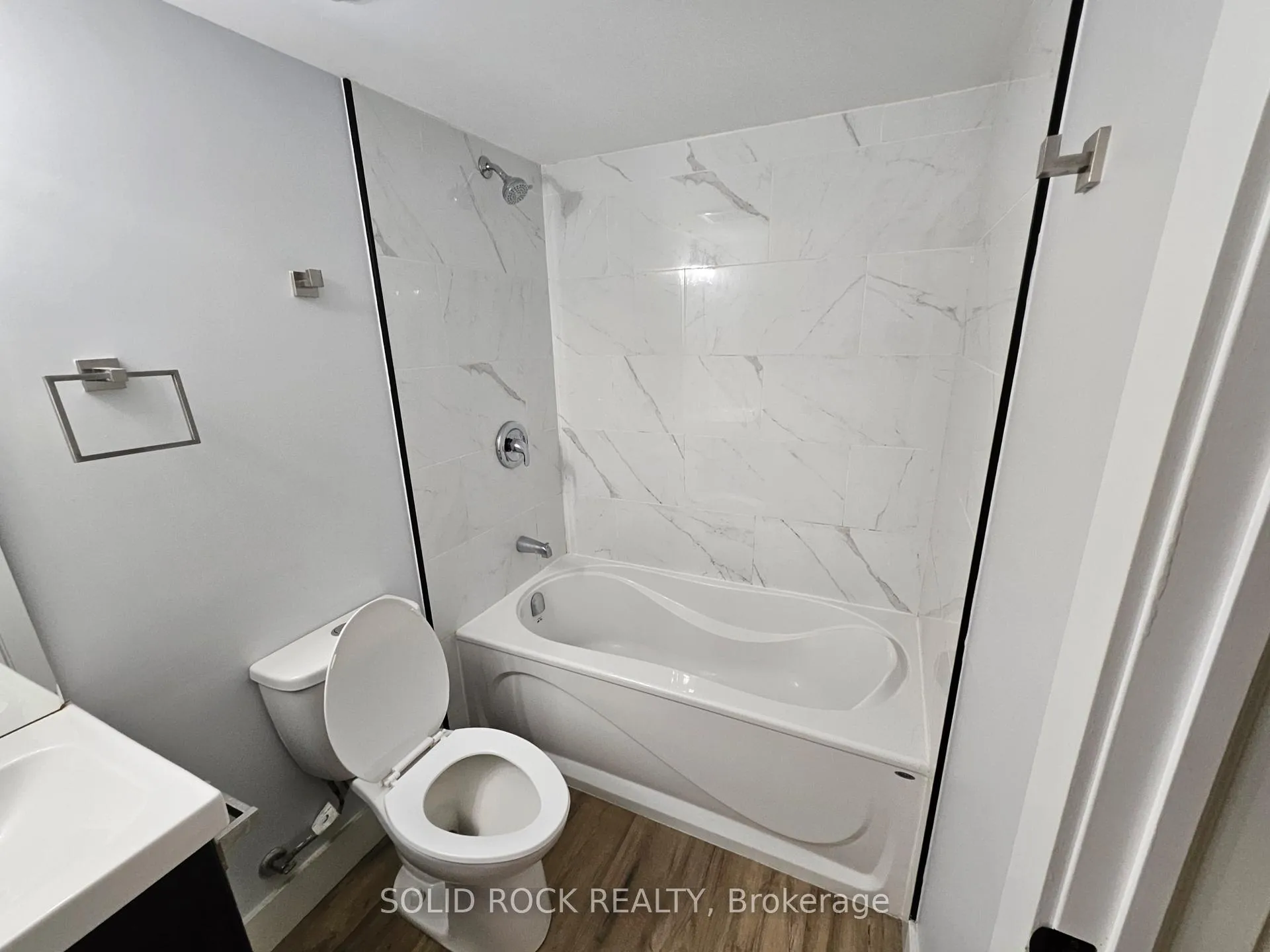 Photo 7 of Unit 1, 846 Alpine Avenue, Ottawa, Queensway Terrace North — HOMEH