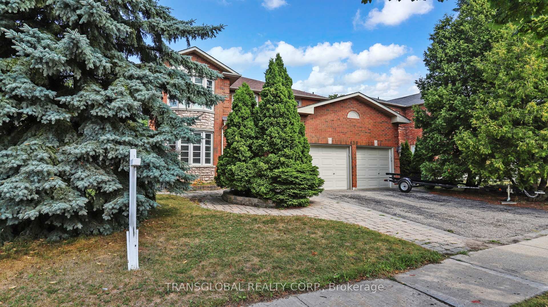 Front of 458 Beverley Glen Boulevard