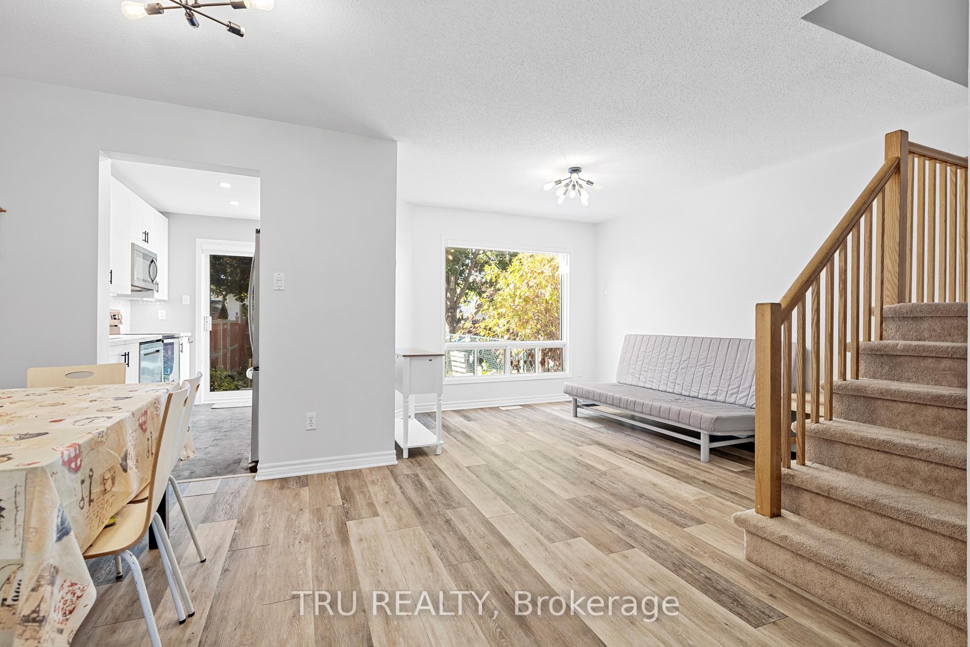 Photo 5 of 244 Stoneway Drive, Ottawa, Barrhaven East — HOMEH