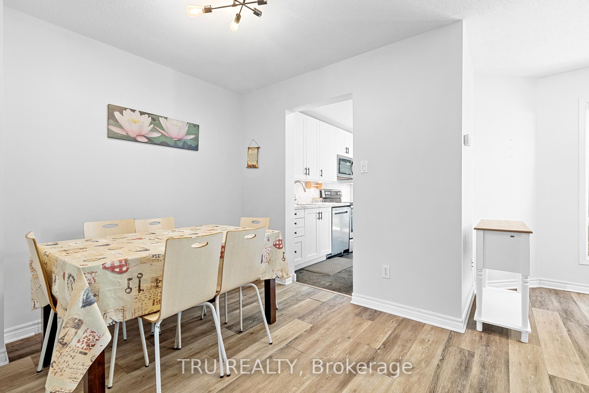 Photo 10 of 244 Stoneway Drive, Ottawa, Barrhaven East — HOMEH