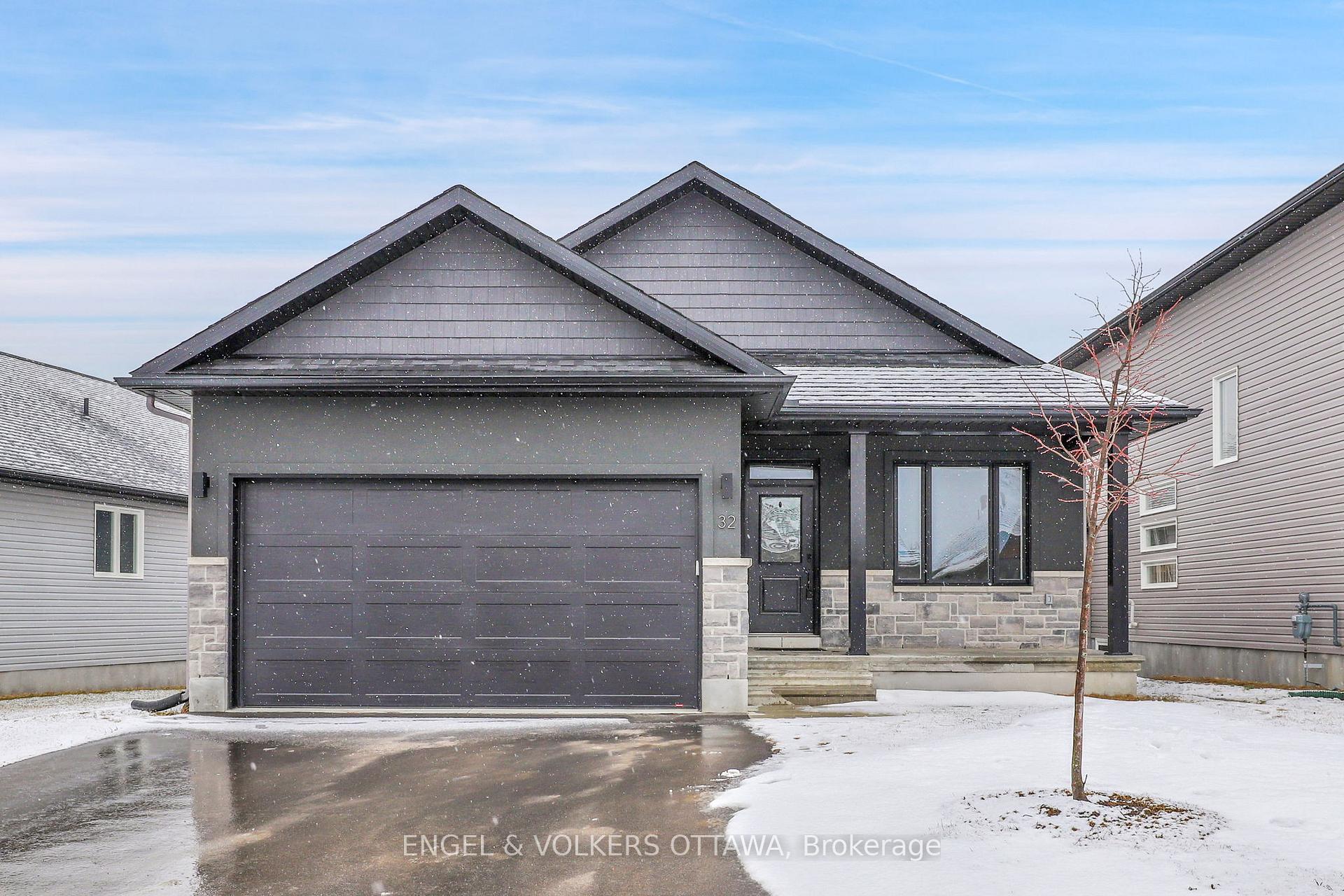 Photo 1 of 32 Seabert Drive, Arnprior — HOMEH