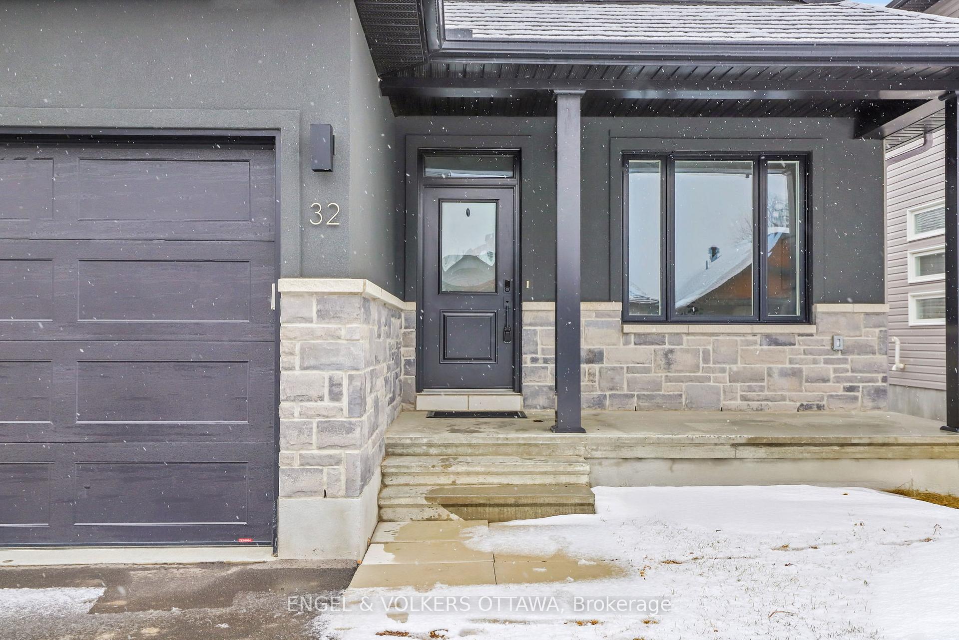 Photo 2 of 32 Seabert Drive, Arnprior — HOMEH