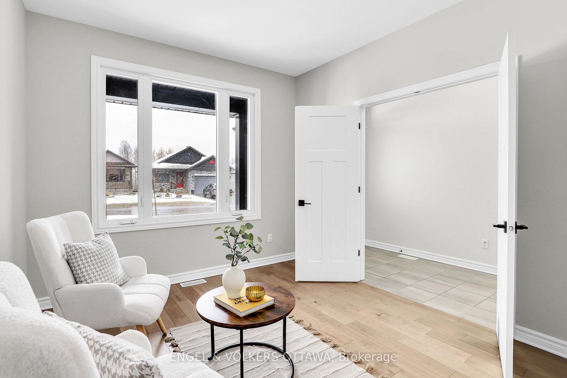 Photo 6 of 32 Seabert Drive, Arnprior — HOMEH