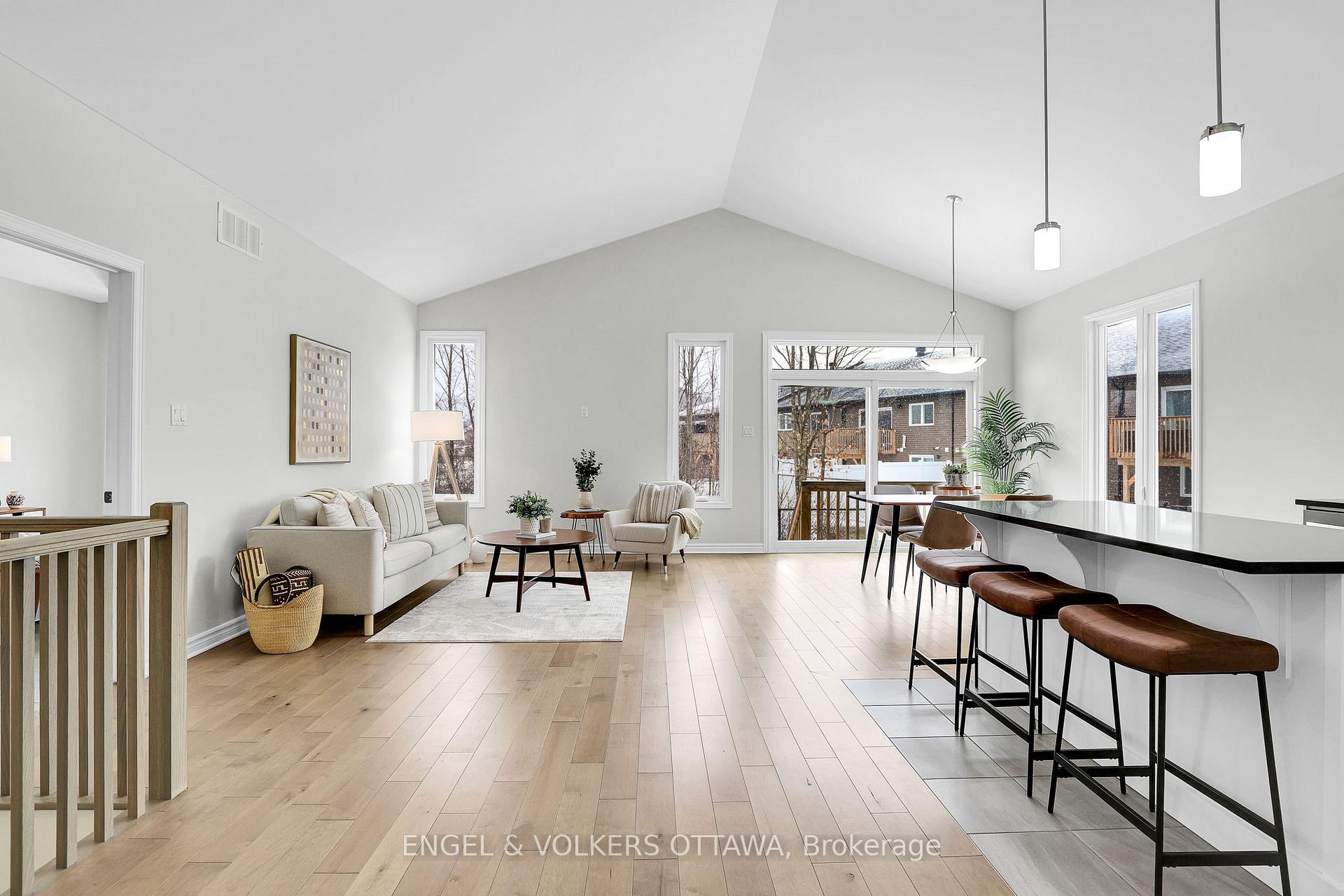 Photo 7 of 32 Seabert Drive, Arnprior — HOMEH