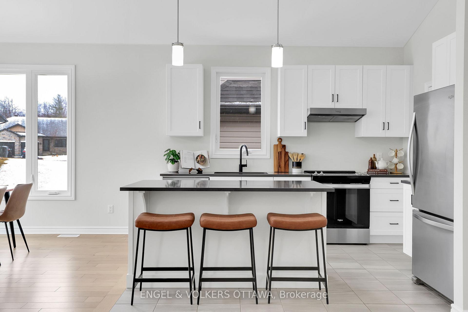 Photo 19 of 32 Seabert Drive, Arnprior — HOMEH