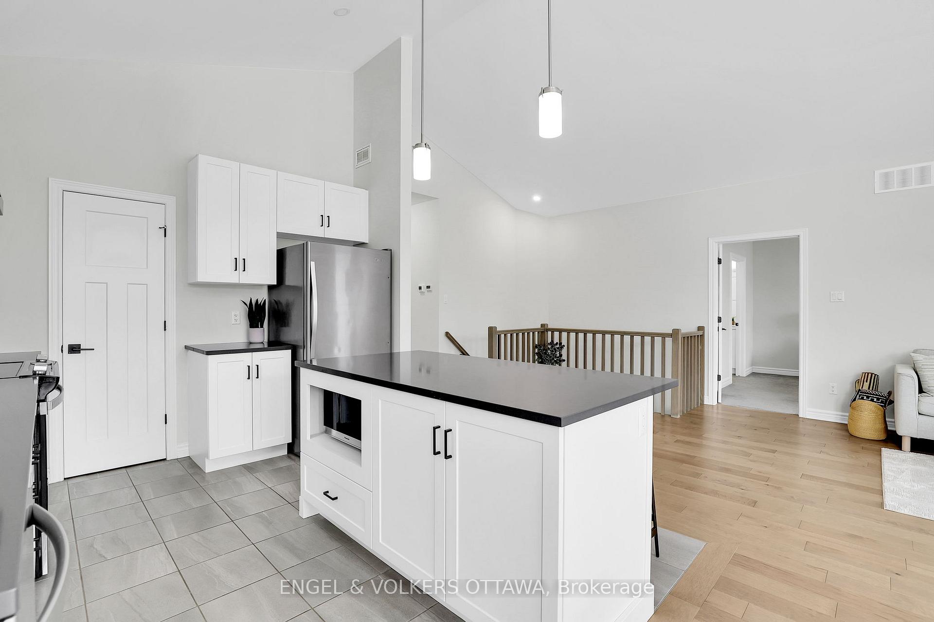 Photo 20 of 32 Seabert Drive, Arnprior — HOMEH
