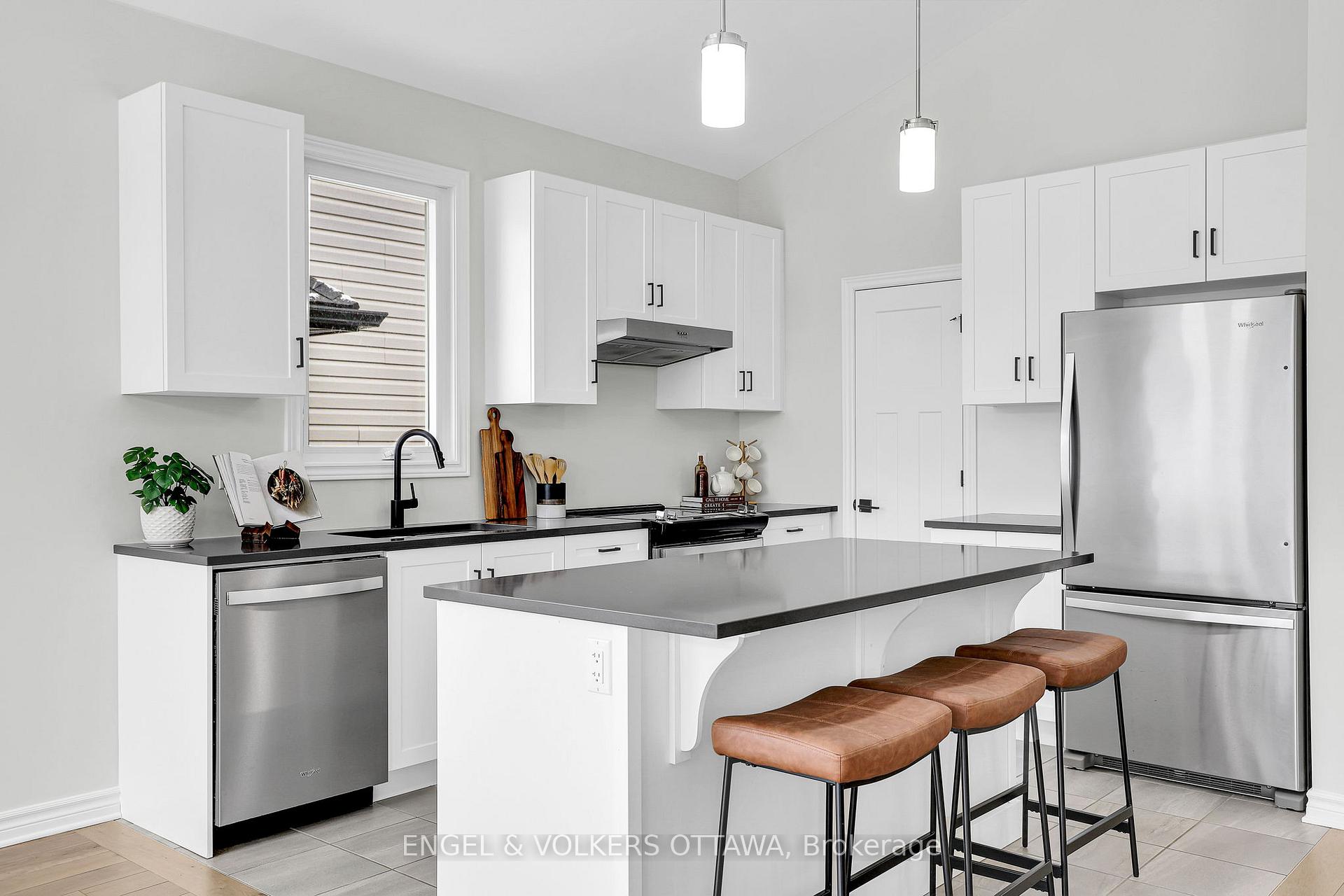 Photo 18 of 32 Seabert Drive, Arnprior — HOMEH