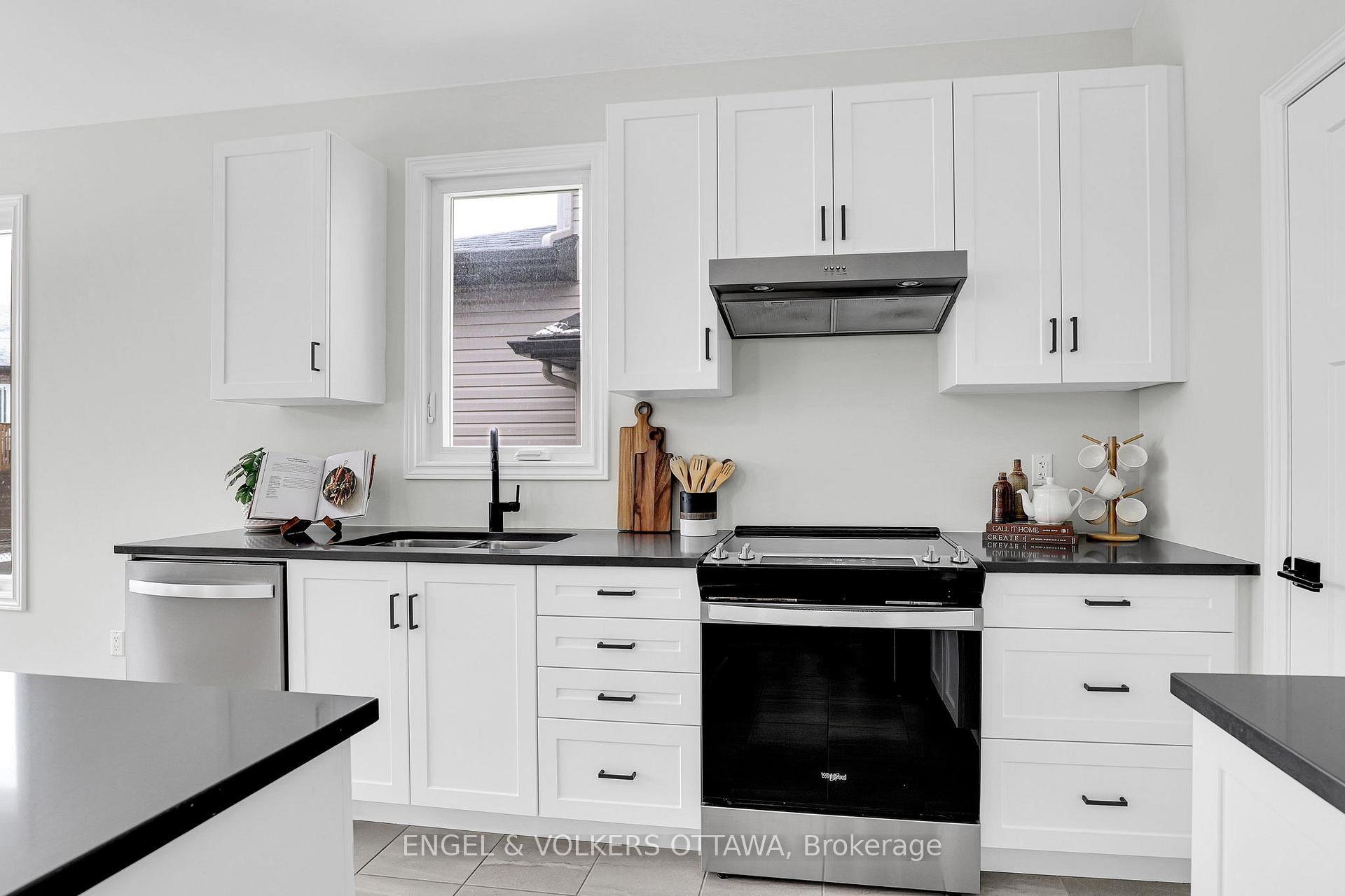 Photo 23 of 32 Seabert Drive, Arnprior — HOMEH