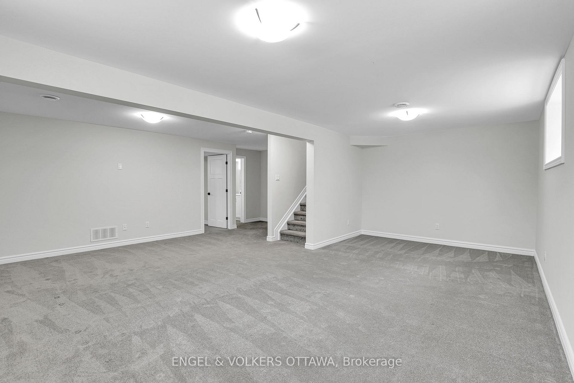 Photo 34 of 32 Seabert Drive, Arnprior — HOMEH