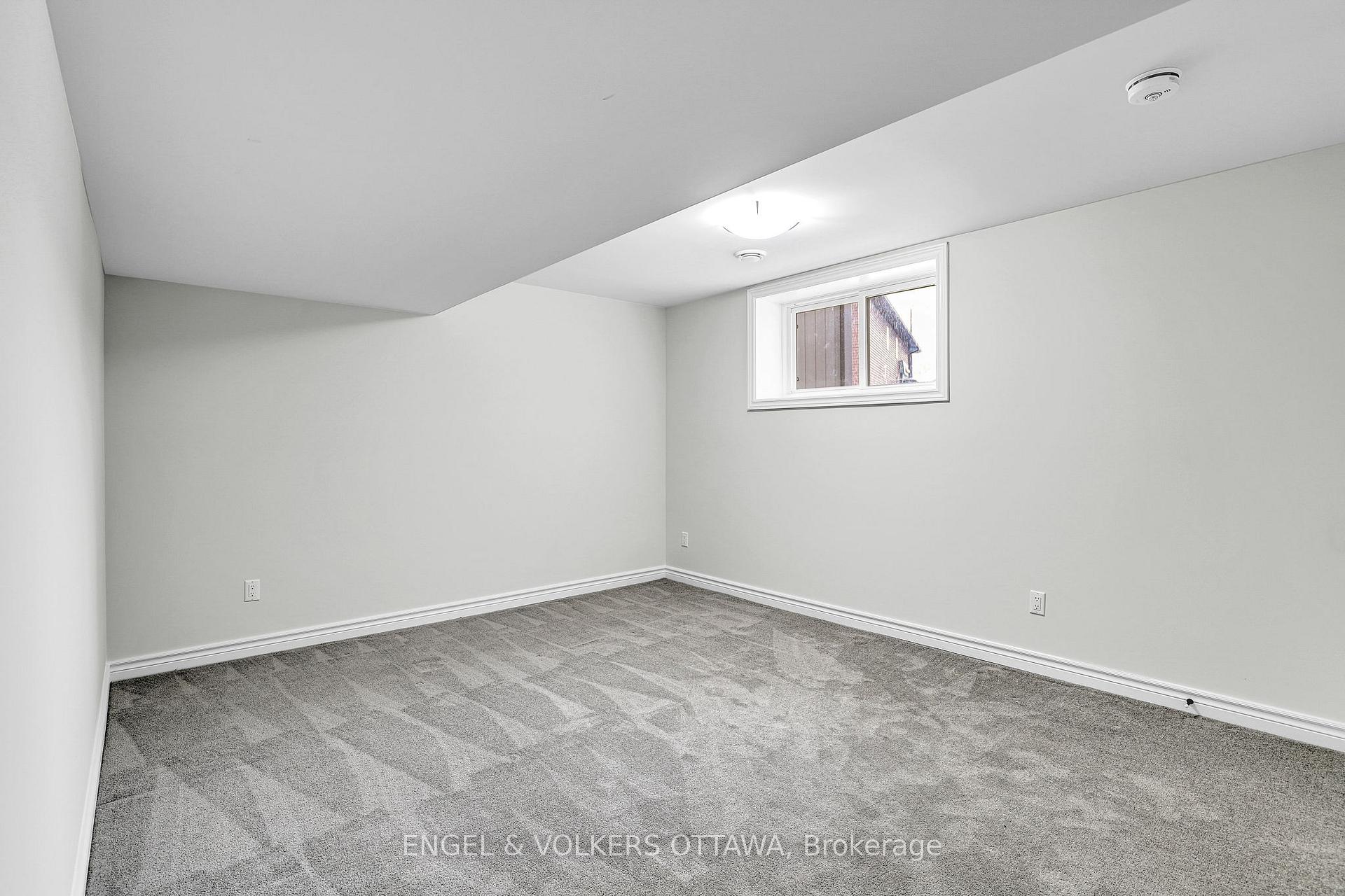Photo 35 of 32 Seabert Drive, Arnprior — HOMEH