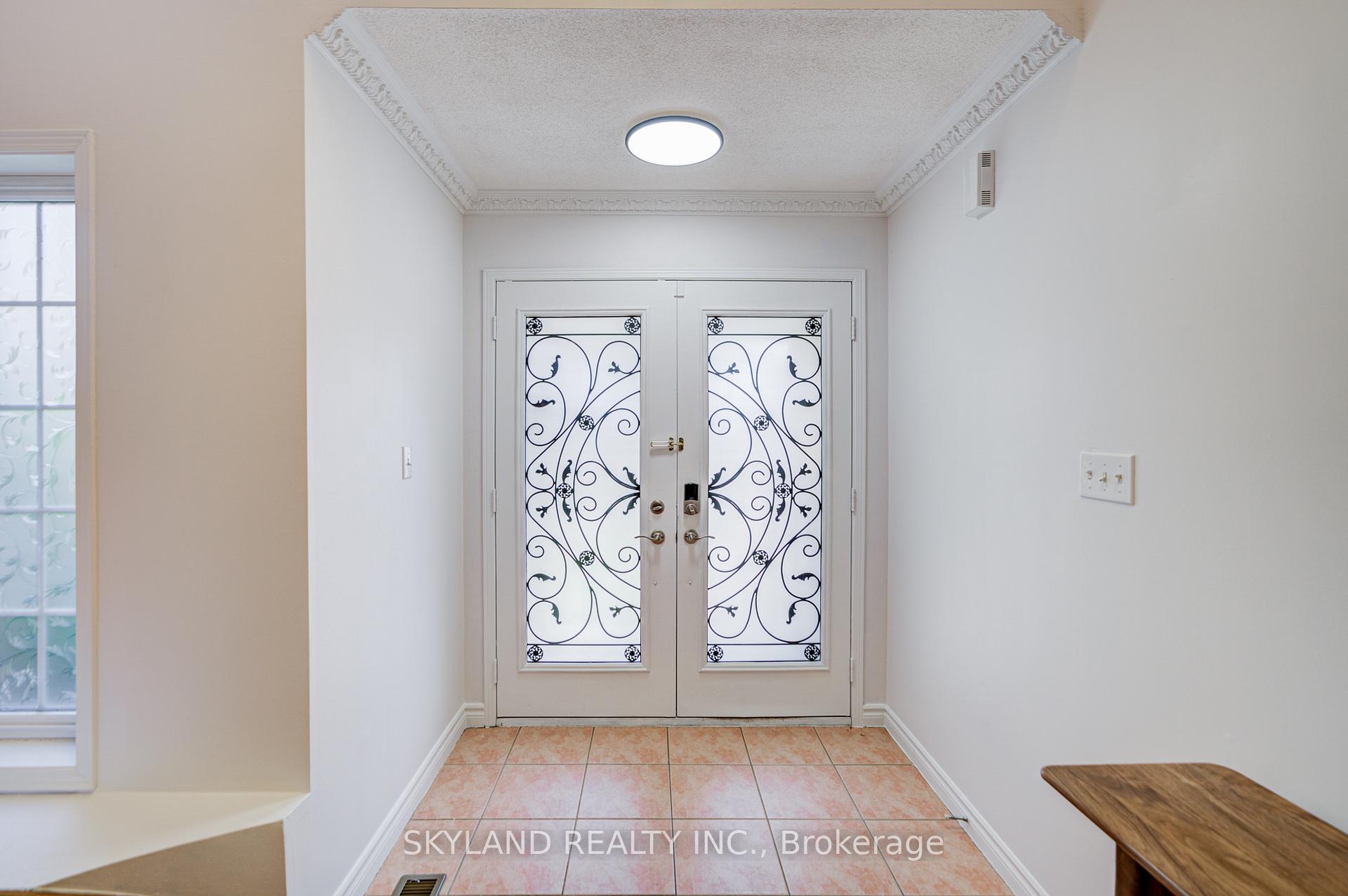 Photo 4 of 78 Monteith Crescent, Vaughan, Maple — HOMEH