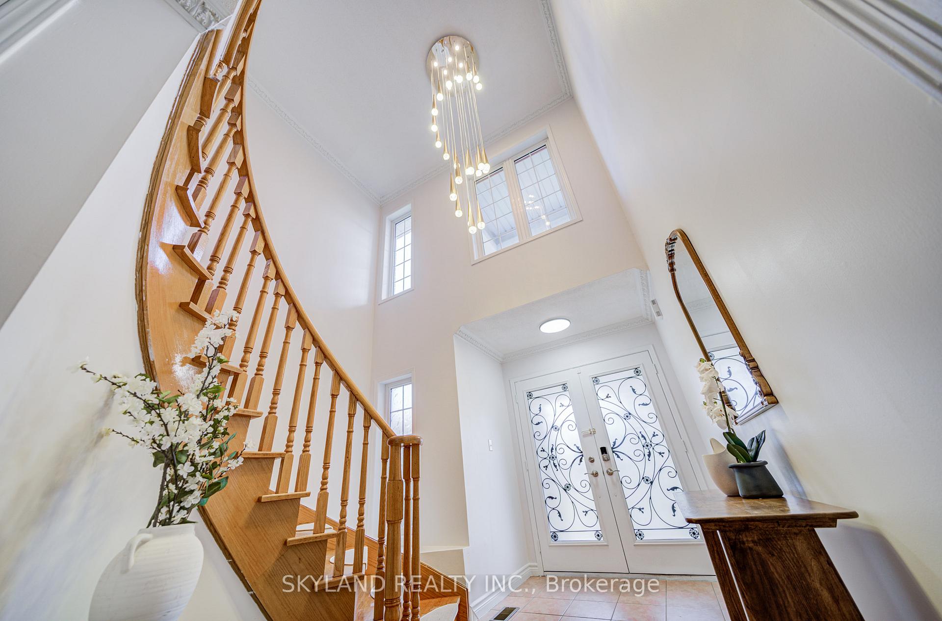 Photo 6 of 78 Monteith Crescent, Vaughan, Maple — HOMEH