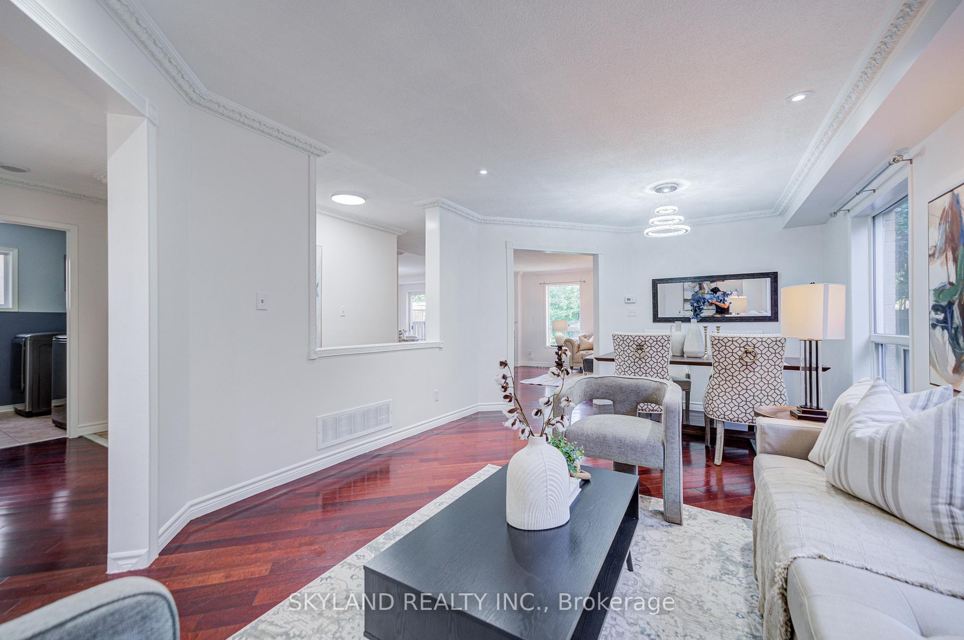 Photo 9 of 78 Monteith Crescent, Vaughan, Maple — HOMEH