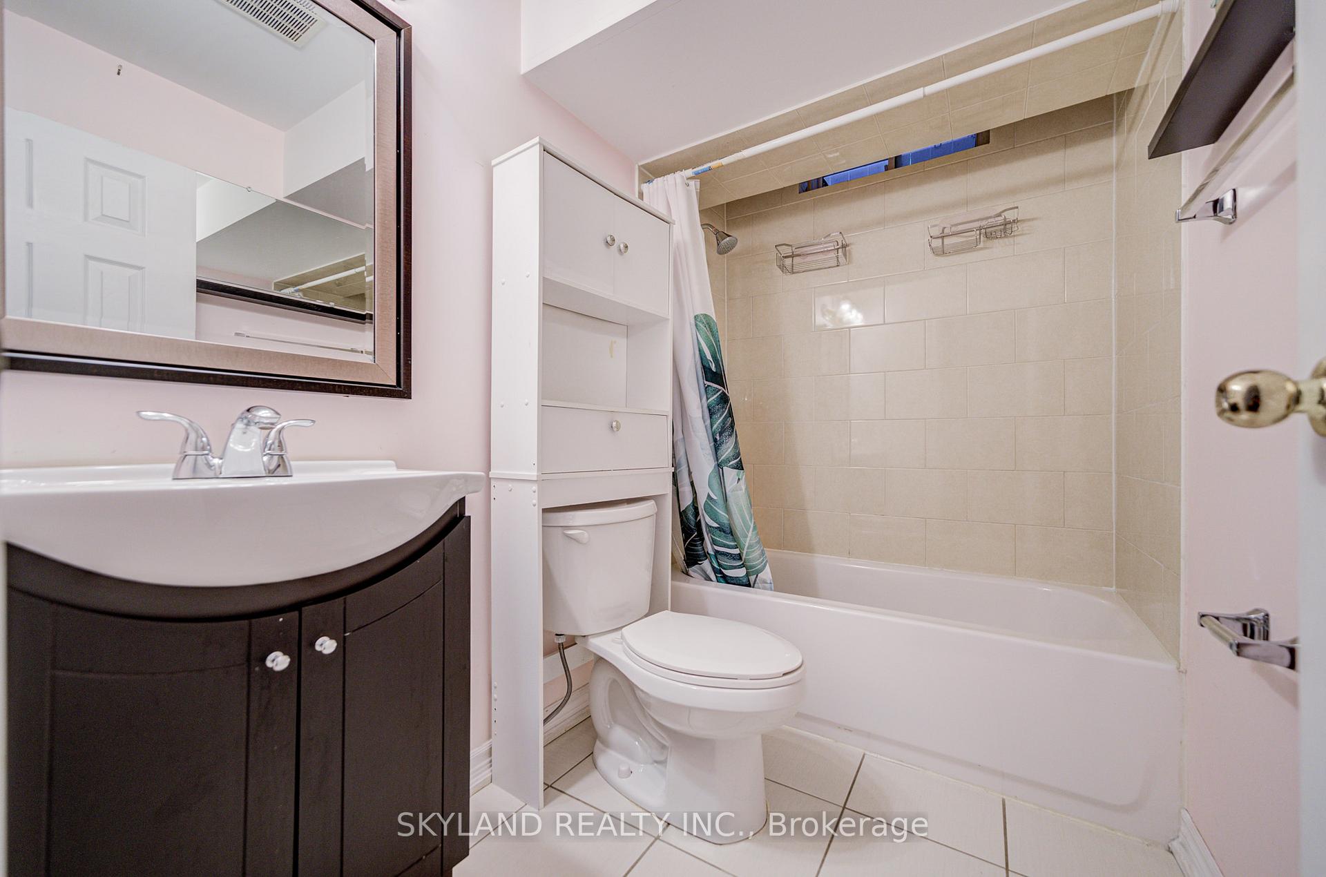Photo 46 of 78 Monteith Crescent, Vaughan, Maple — HOMEH