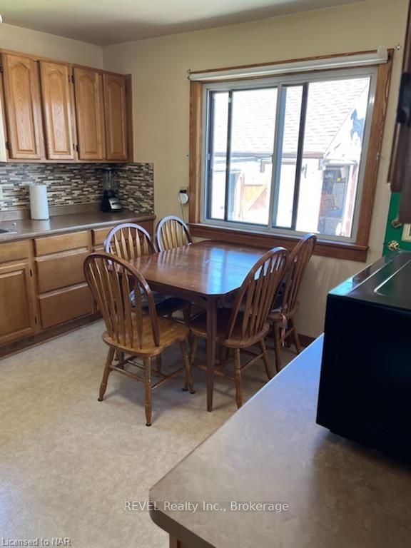 Photo 3 of 484 Thorold Road, Welland, N. Welland — HOMEH