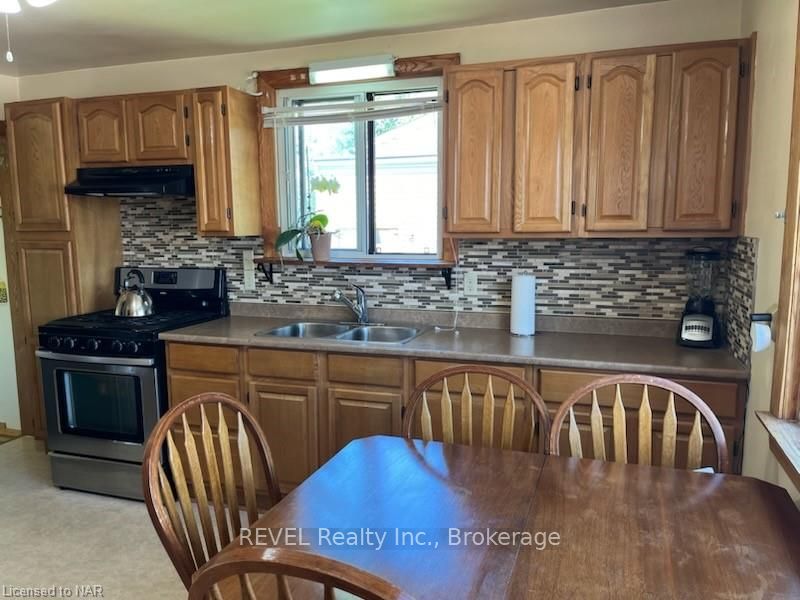 Photo 5 of 484 Thorold Road, Welland, N. Welland — HOMEH