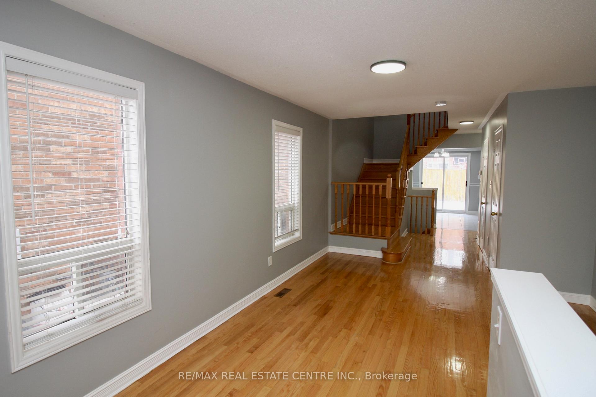 Photo 9 of 45 Lucerne Drive, Vaughan, Vellore Village — HOMEH