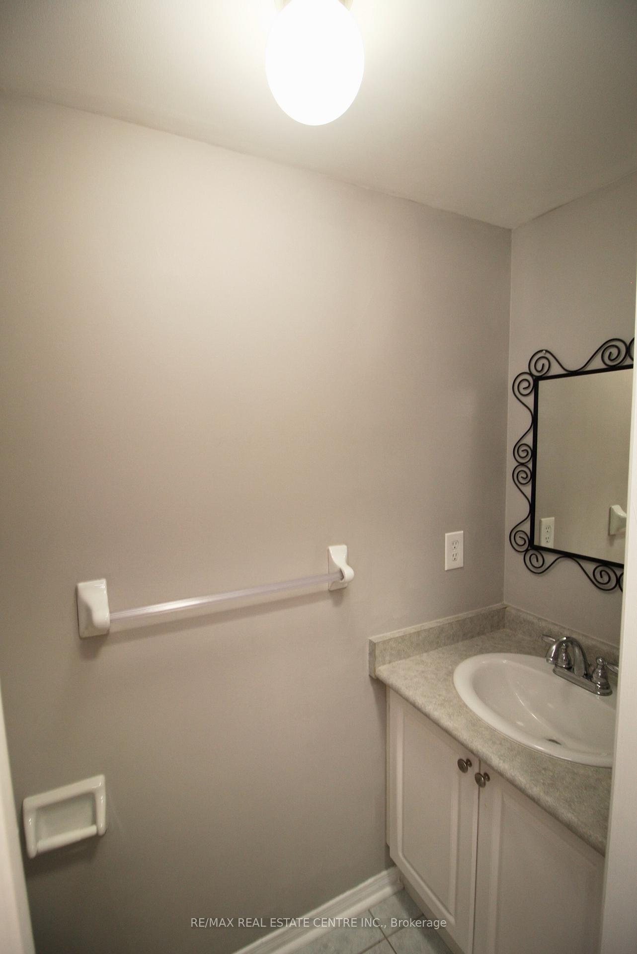 Photo 12 of 45 Lucerne Drive, Vaughan, Vellore Village — HOMEH