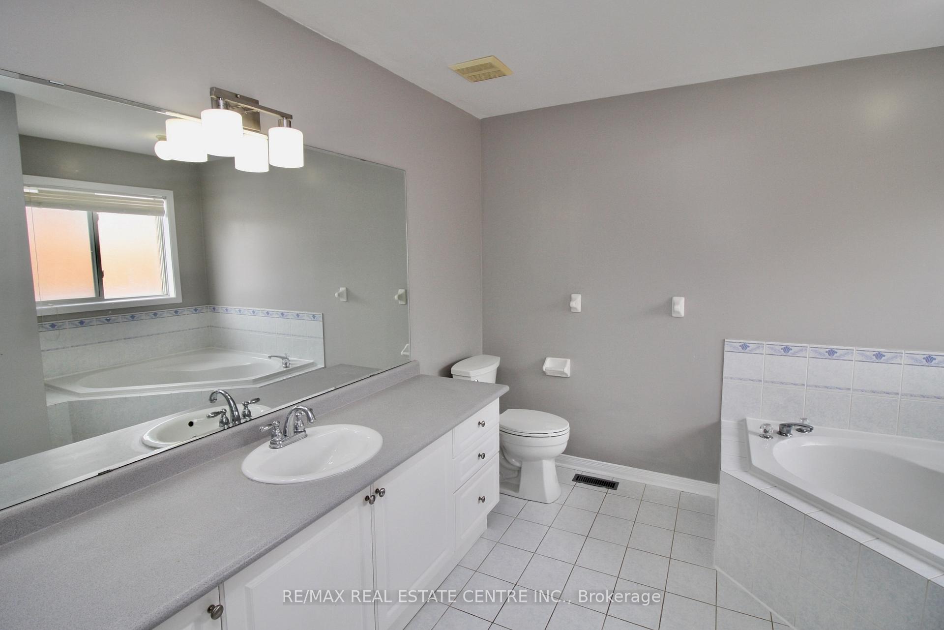 Photo 18 of 45 Lucerne Drive, Vaughan, Vellore Village — HOMEH