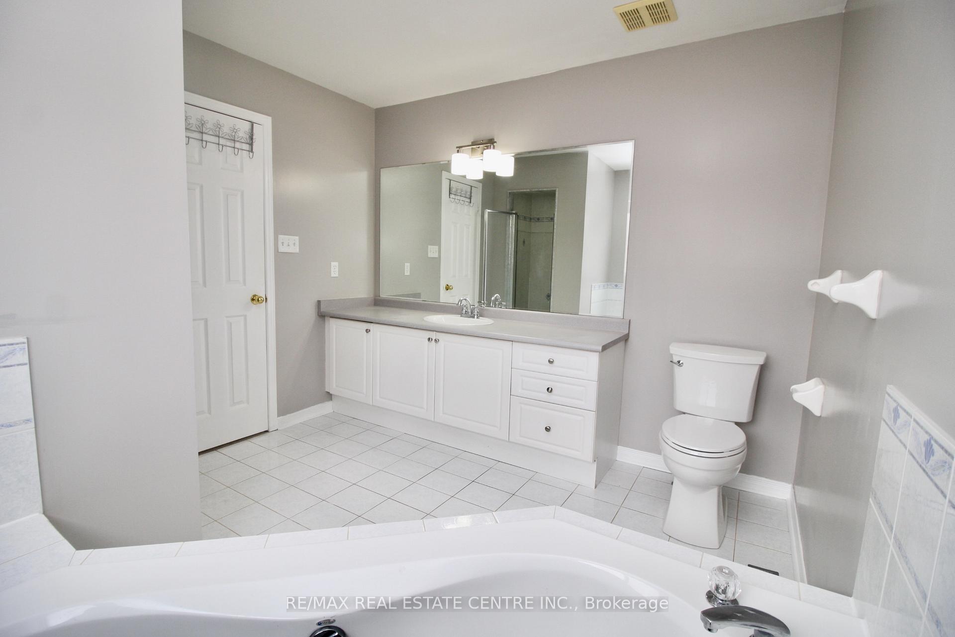 Photo 21 of 45 Lucerne Drive, Vaughan, Vellore Village — HOMEH