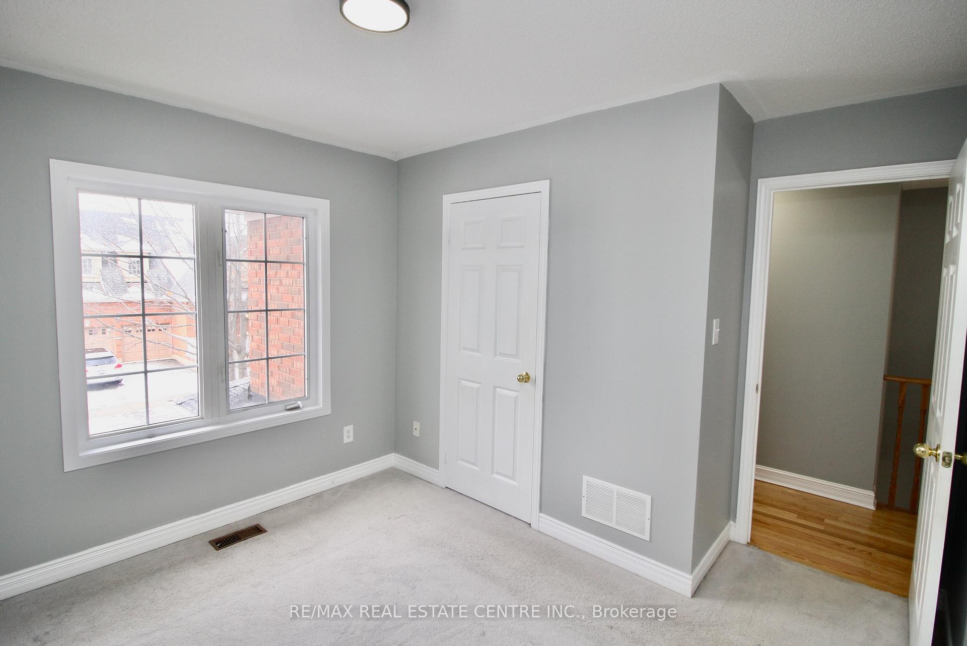 Photo 24 of 45 Lucerne Drive, Vaughan, Vellore Village — HOMEH