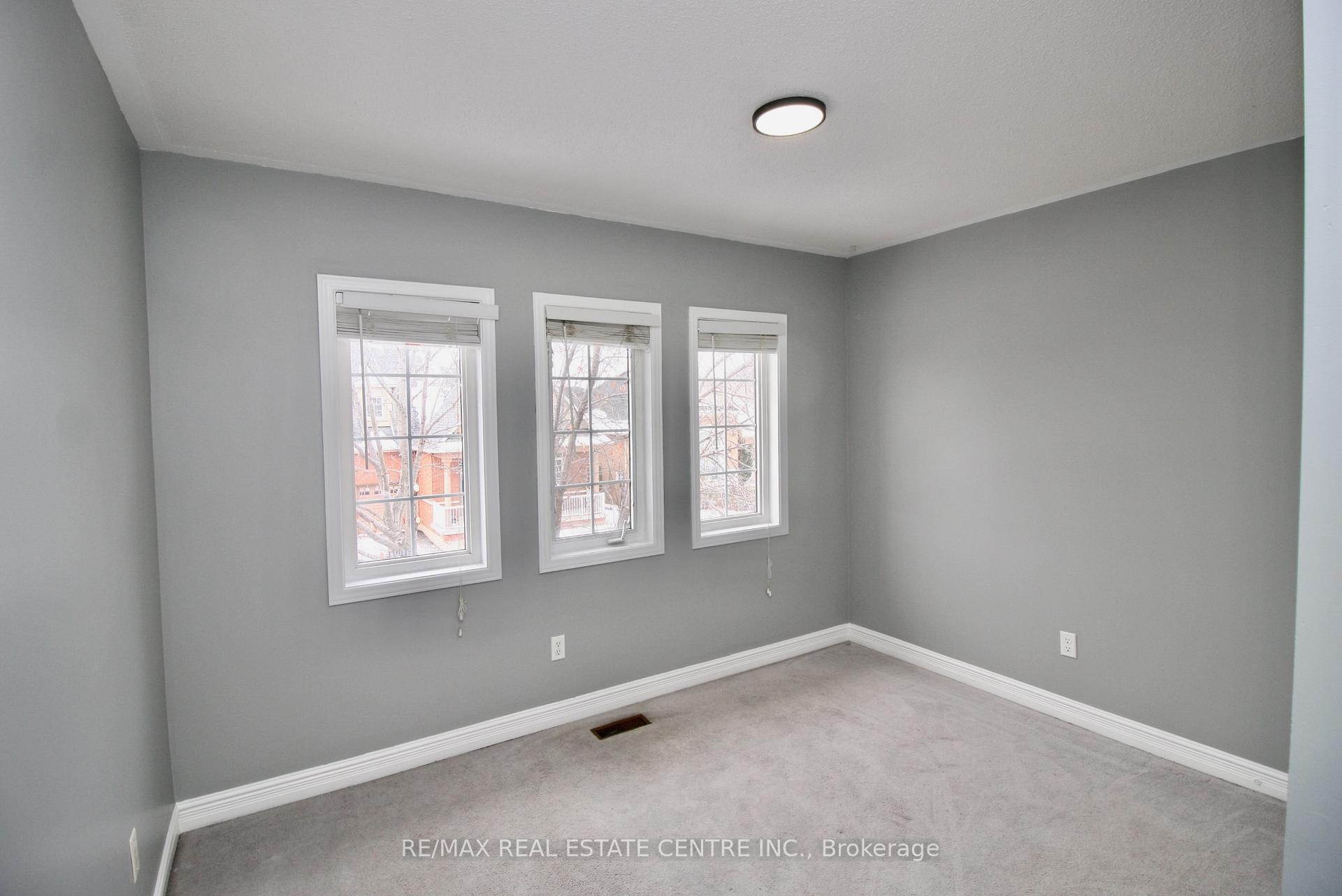 Photo 25 of 45 Lucerne Drive, Vaughan, Vellore Village — HOMEH