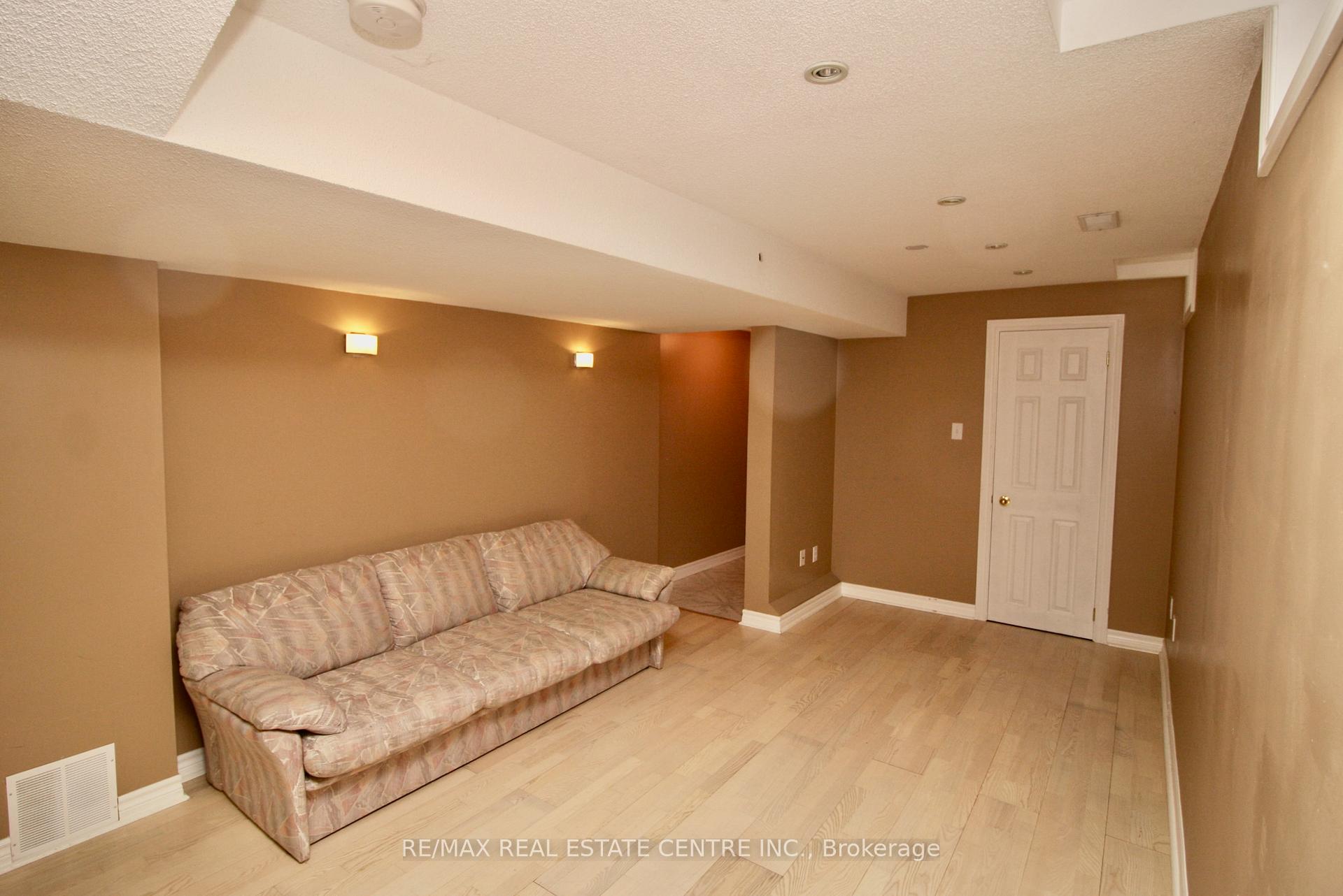 Photo 29 of 45 Lucerne Drive, Vaughan, Vellore Village — HOMEH