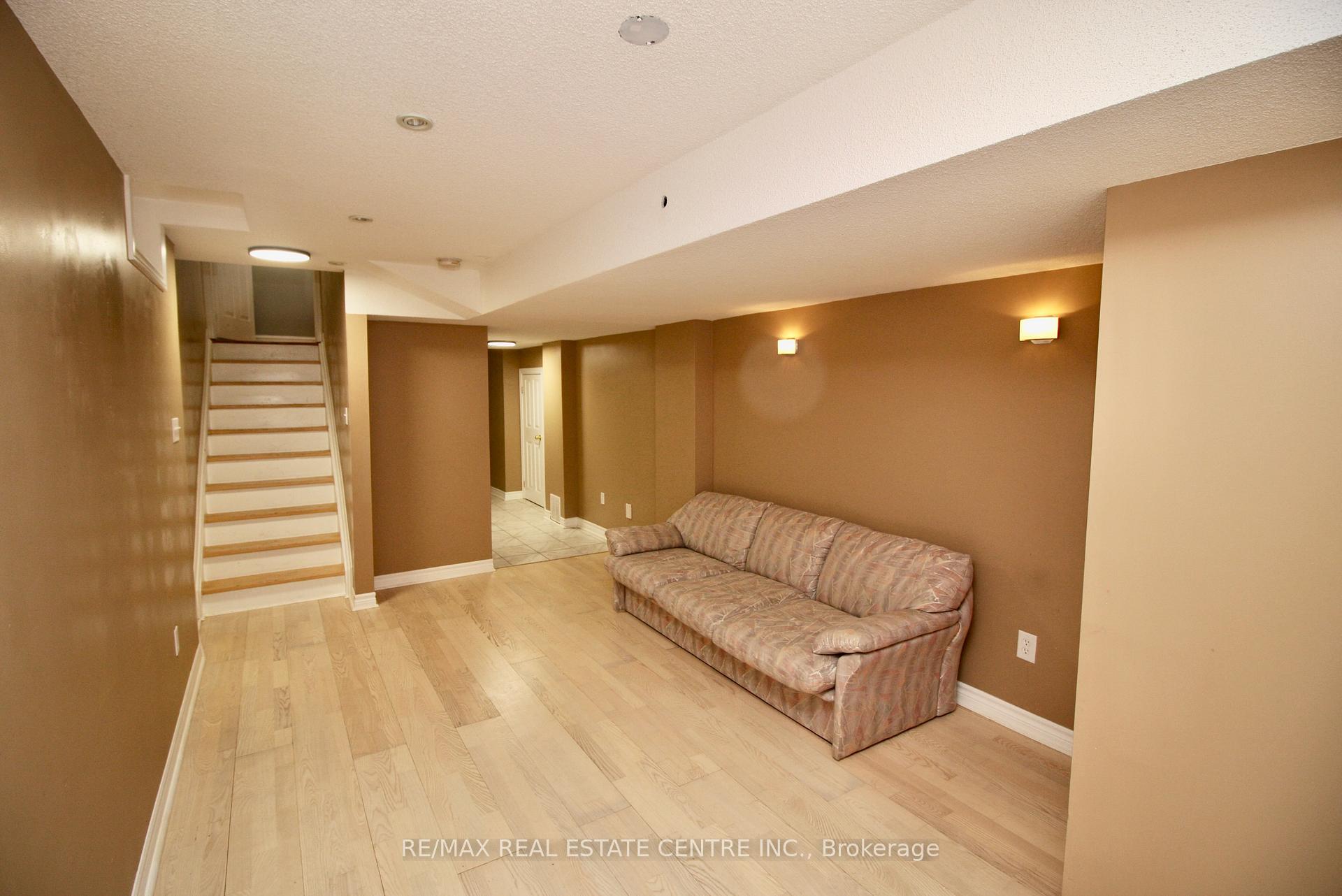 Photo 30 of 45 Lucerne Drive, Vaughan, Vellore Village — HOMEH