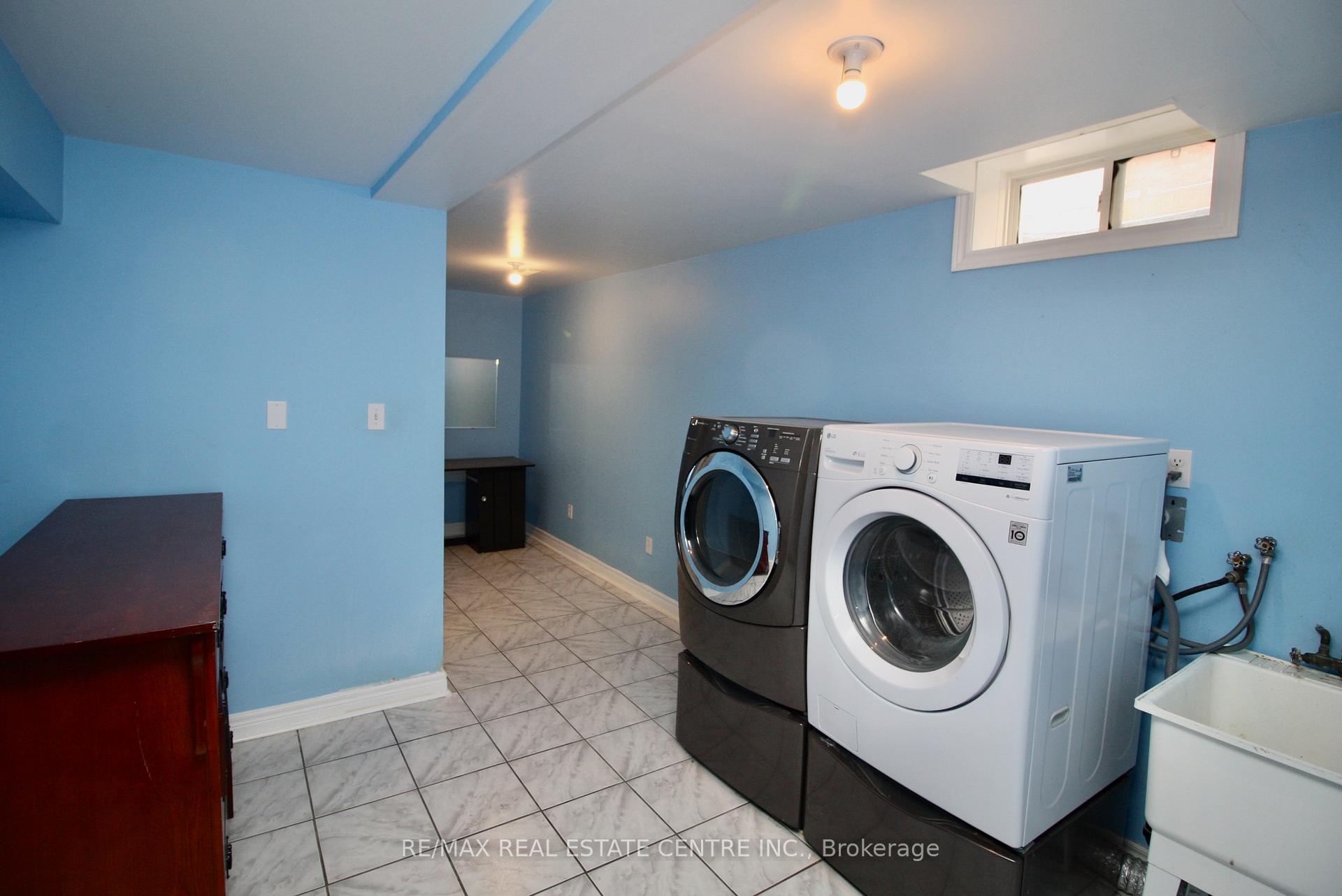 Photo 32 of 45 Lucerne Drive, Vaughan, Vellore Village — HOMEH