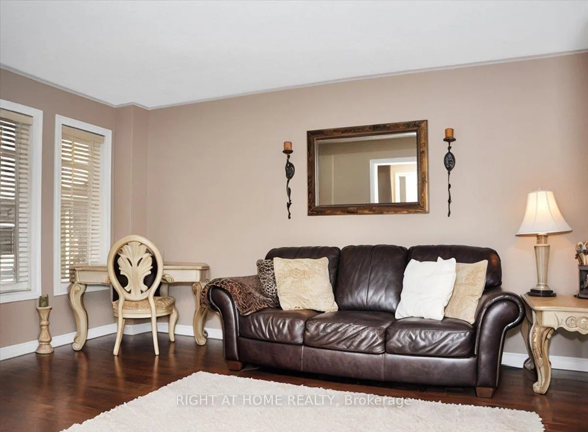 Photo 7 of 7 Michael Crescent, Barrie, East Bayfield — HOMEH