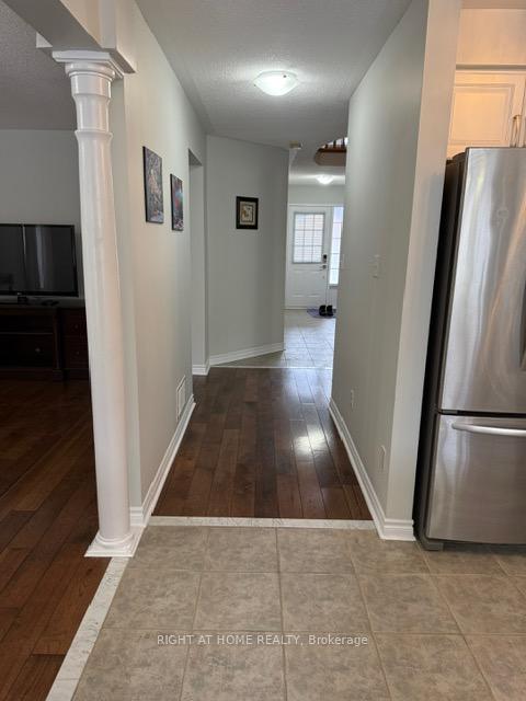 Photo 3 of 136 Monteith Crescent, Vaughan, Maple — HOMEH
