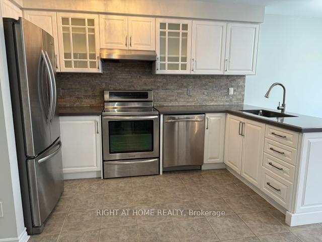 Photo 7 of 136 Monteith Crescent, Vaughan, Maple — HOMEH