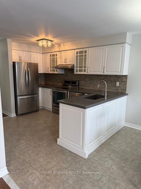Photo 8 of 136 Monteith Crescent, Vaughan, Maple — HOMEH