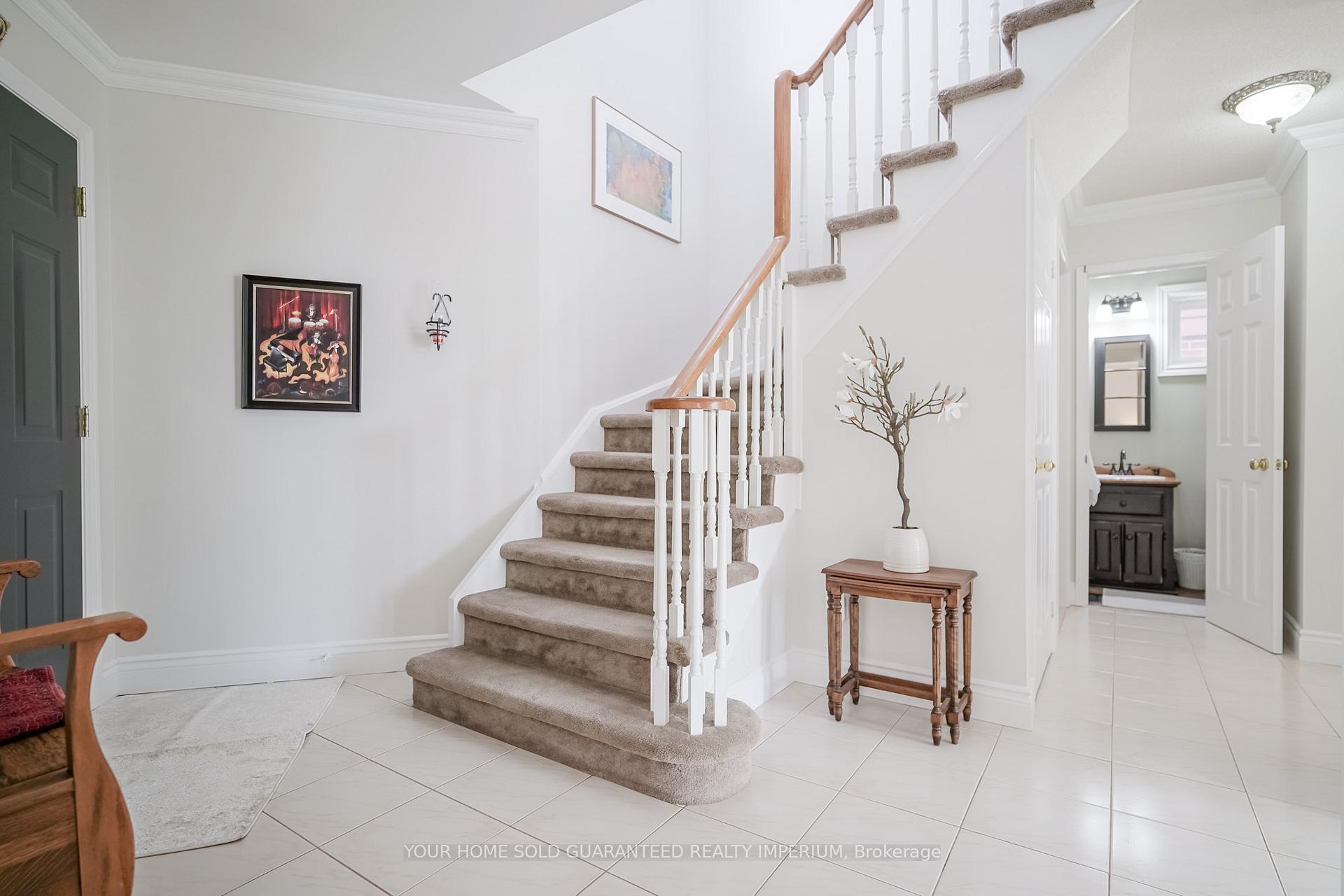 Photo 2 of 773 Stonepath Circle, Pickering, Amberlea — HOMEH