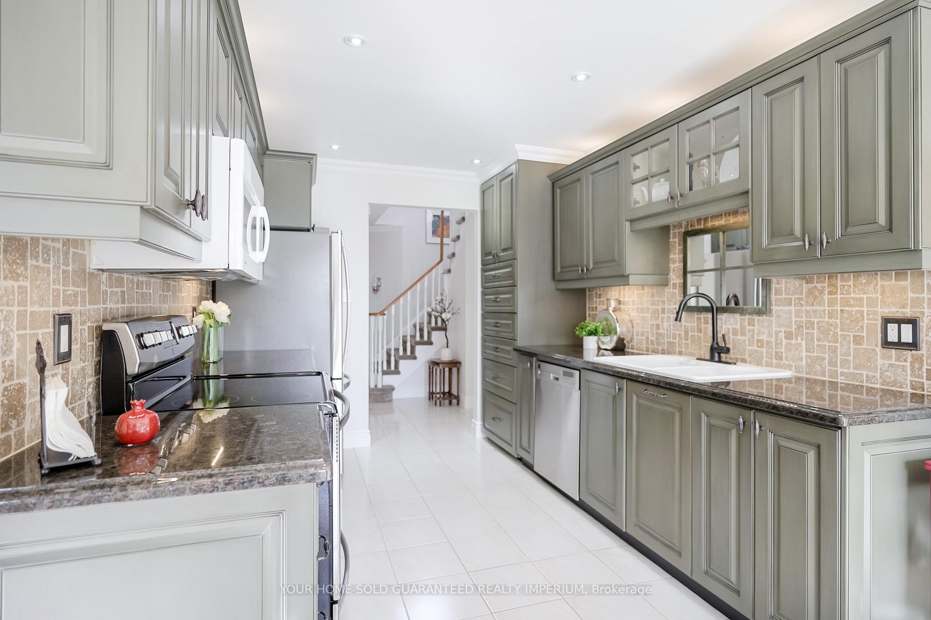 Photo 7 of 773 Stonepath Circle, Pickering, Amberlea — HOMEH