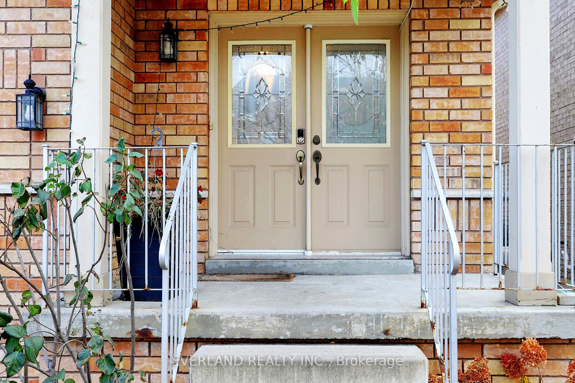 Photo 3 of 176 Adventure Crescent, Vaughan, Vellore Village — HOMEH