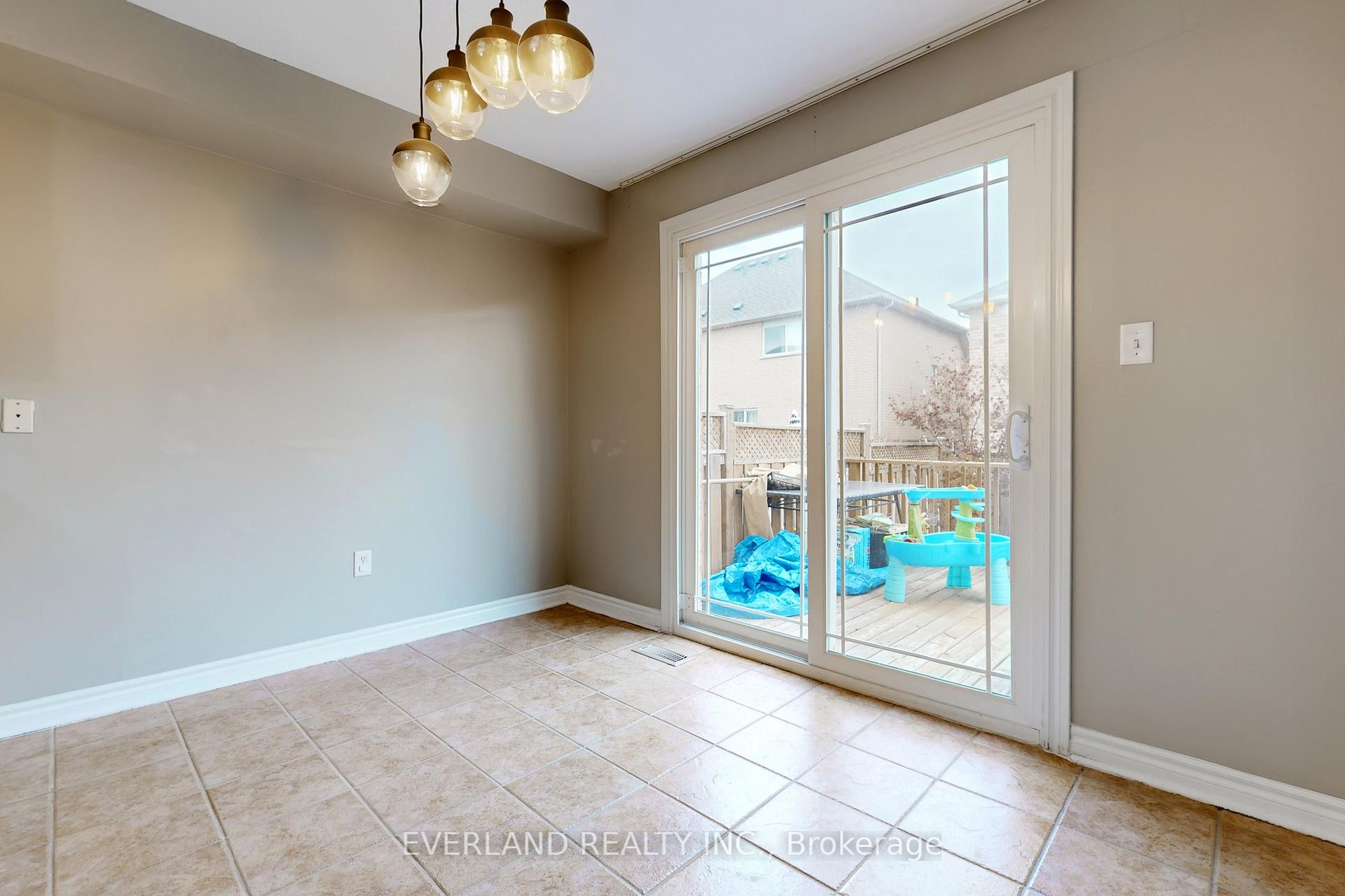 Photo 15 of 176 Adventure Crescent, Vaughan, Vellore Village — HOMEH