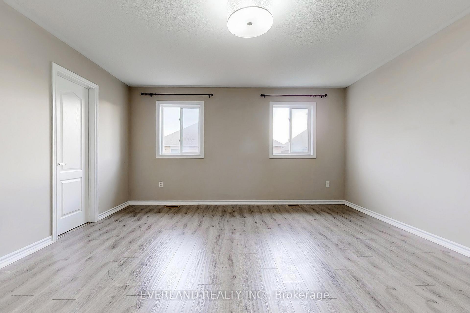 Photo 17 of 176 Adventure Crescent, Vaughan, Vellore Village — HOMEH
