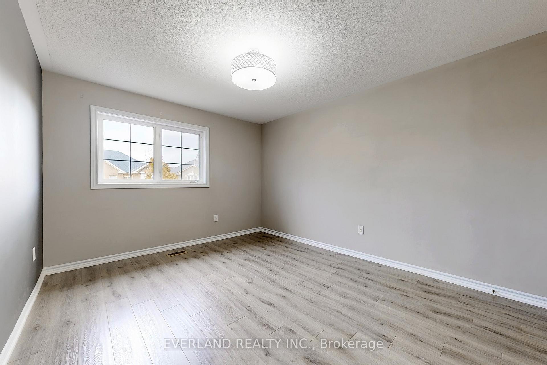 Photo 22 of 176 Adventure Crescent, Vaughan, Vellore Village — HOMEH