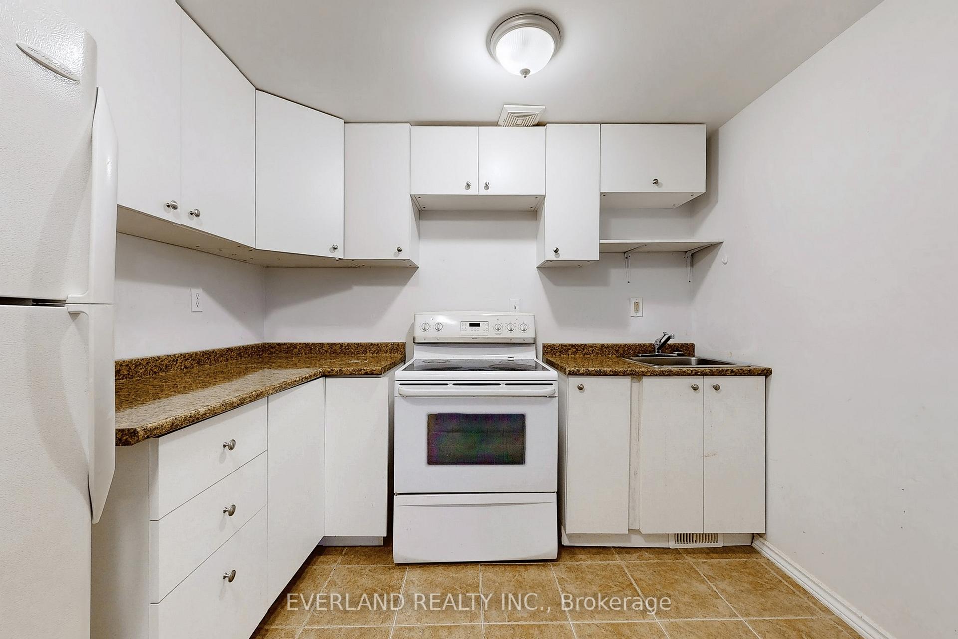 Photo 30 of 176 Adventure Crescent, Vaughan, Vellore Village — HOMEH
