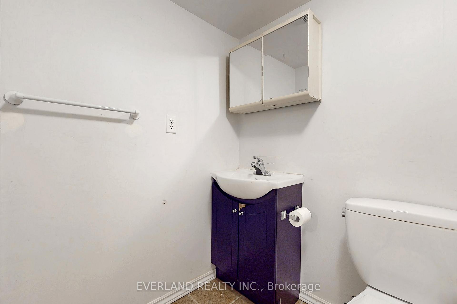 Photo 35 of 176 Adventure Crescent, Vaughan, Vellore Village — HOMEH