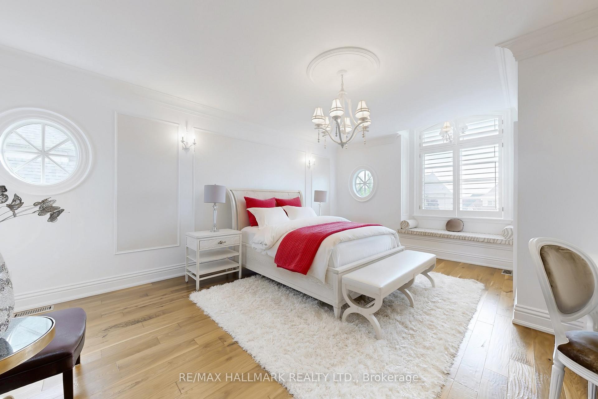 Photo 23 of 122 Carisbrooke Circle, Aurora, Bayview Southeast — HOMEH